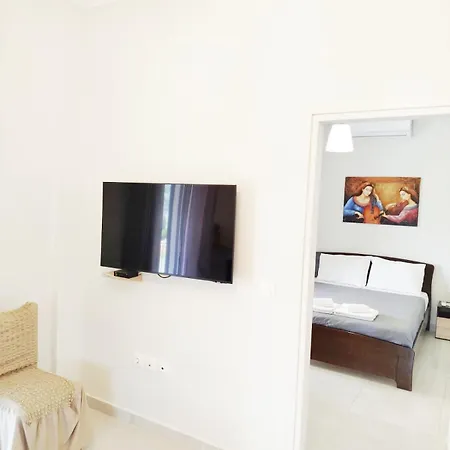 Daire Ameli , Spacious With Mountain View, Lefkada Dragano